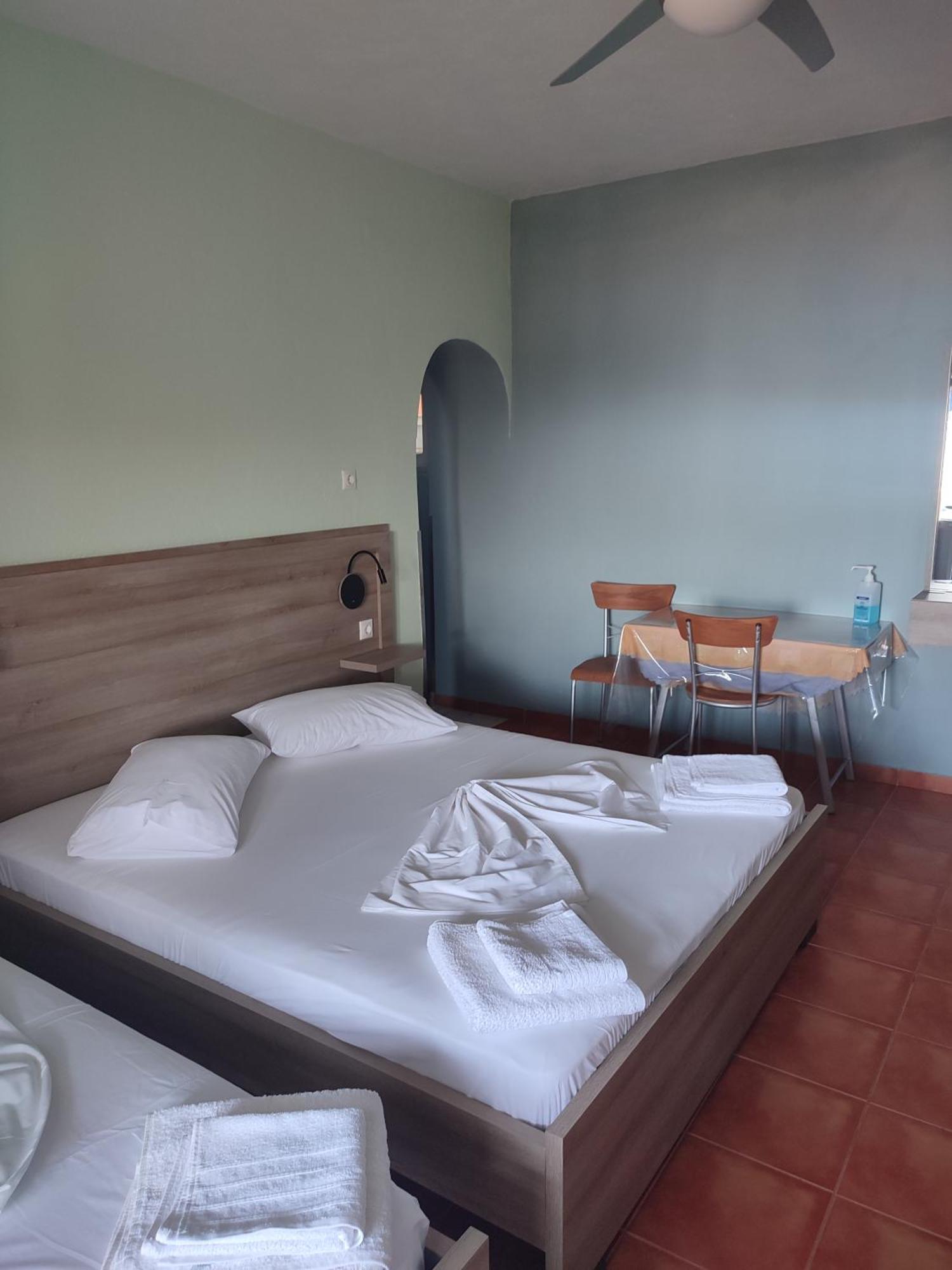 Bella Vista Hotel Himare Exterior photo