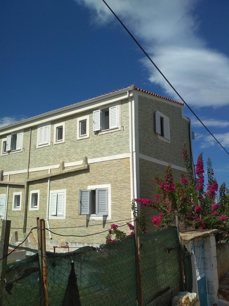 Bella Vista Hotel Himare Exterior photo